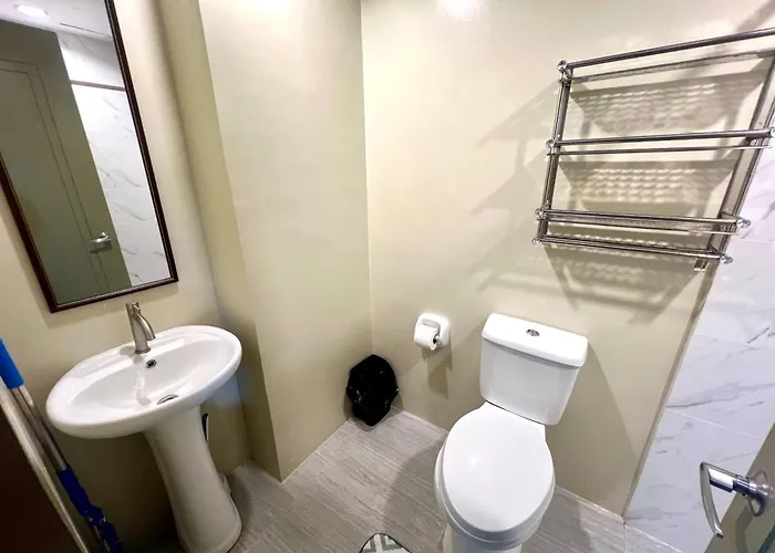 Aparthotel Steps From Ayala Mall 3*